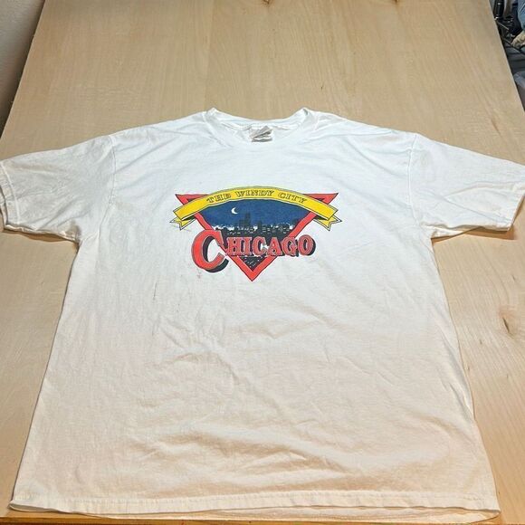 Vintage 90s Retro Chicago ‘The Windy City’ Tee Fits a Size XL - Picture 1 of 8